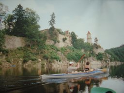 Zvikov und Paddelboot